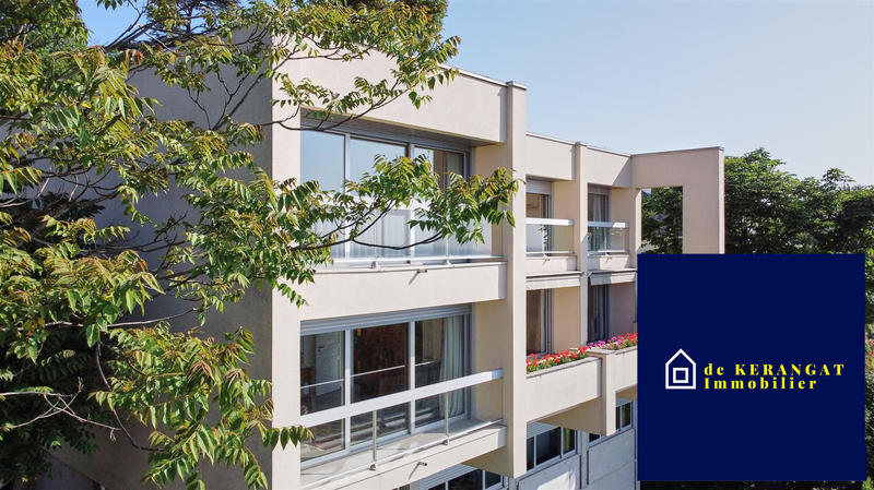 Maison contemporaine - 267 m² - 8 pièces