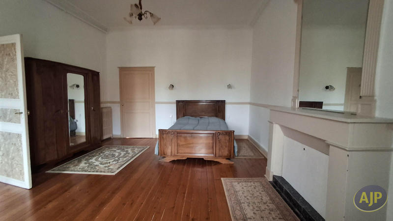 Maison - 182 m² - 7 pièces