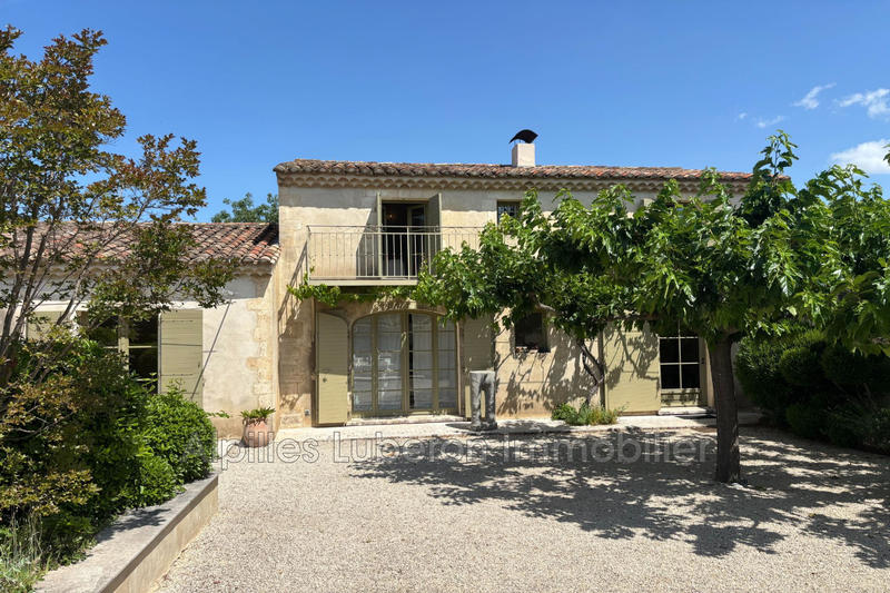 Maison - 260 m² - 7 pièces