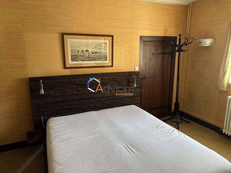 Maison - 347 m² - 14 pièces