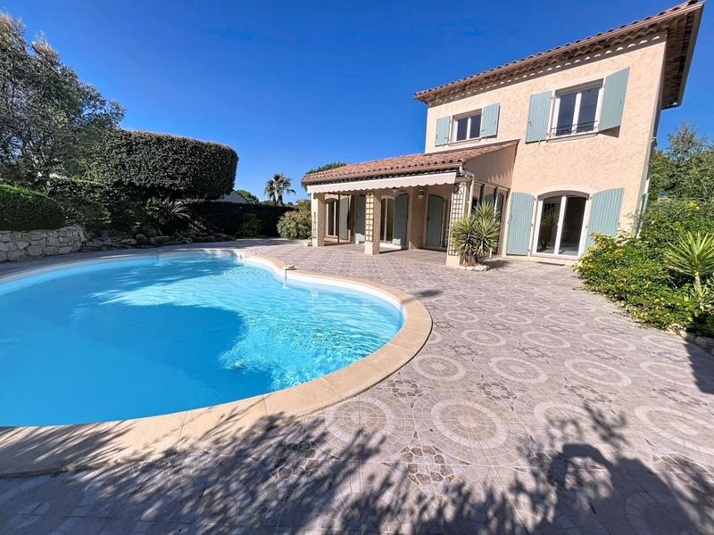 Maison - 128 m² - 5 pièces