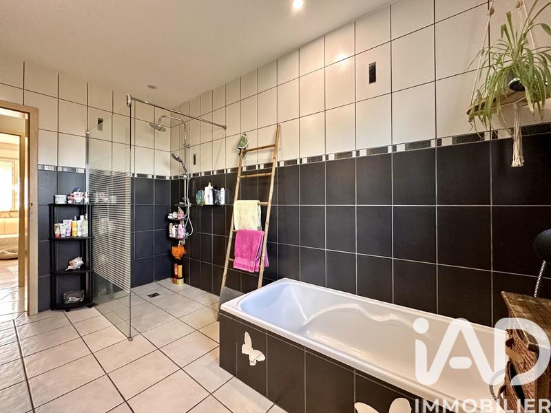 Maison - 120 m² - 6 pièces