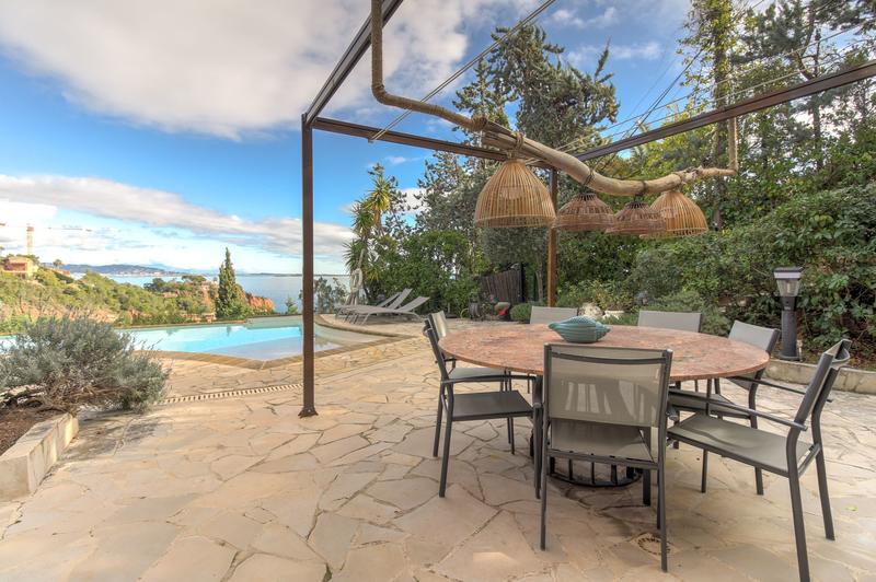 Maison - 261 m² - 6 pièces