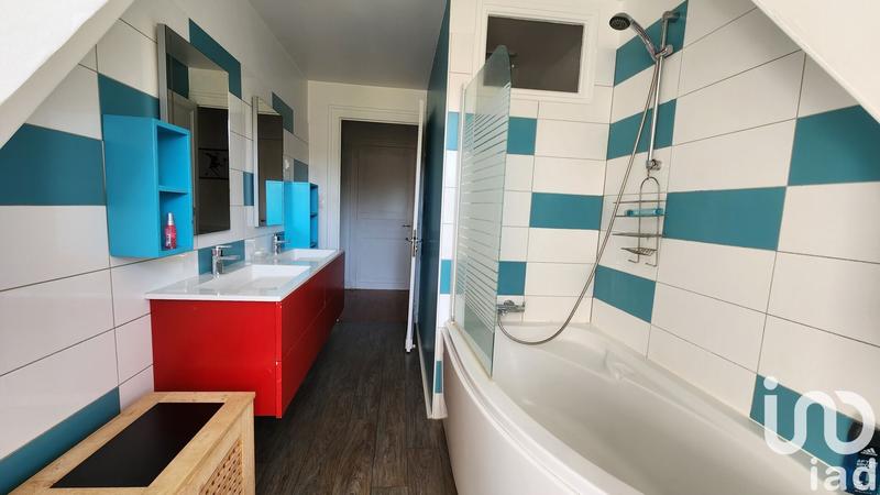 Maison - 200 m² - 7 pièces