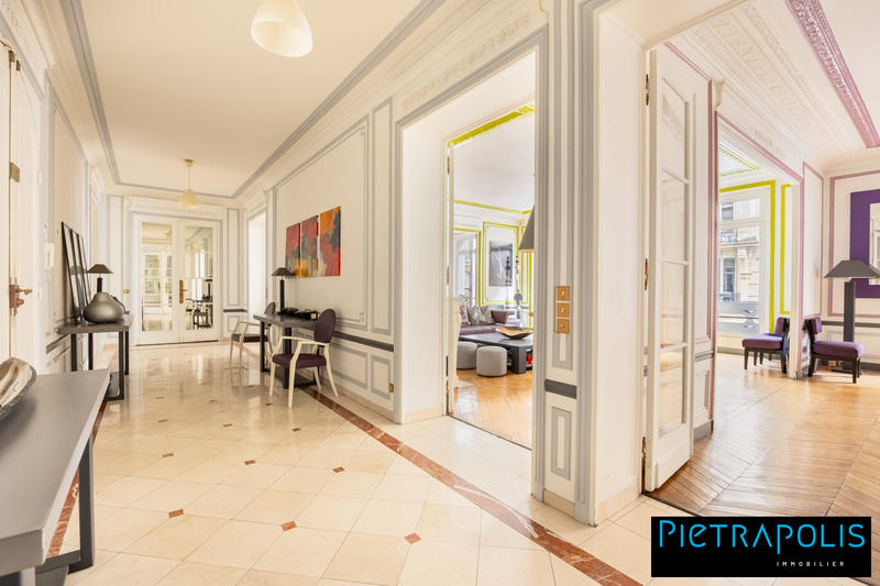 Appartement - 293 m² - 7 pièces