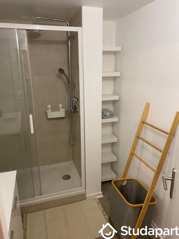 Chambre - 9 m² - 1 pièce