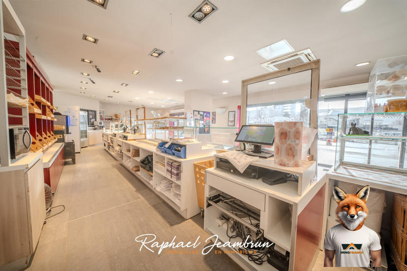 Local commercial - 710 m²