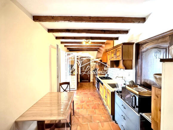 Maison - 229 m² - 11 pièces