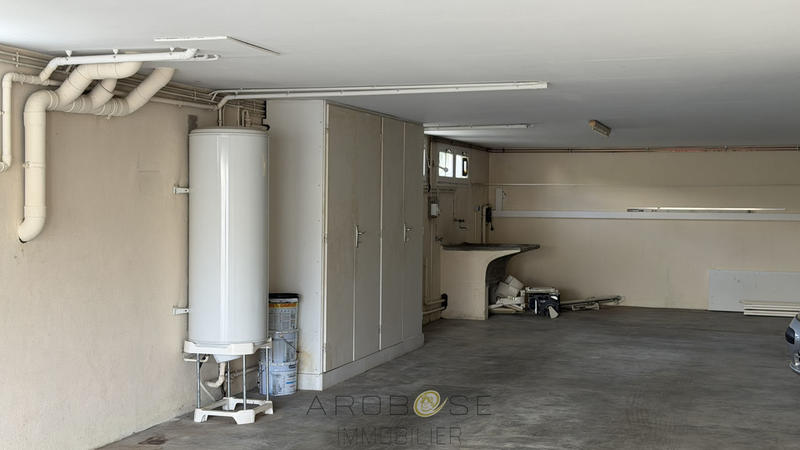 Maison traditionnelle - 220 m² - 7 pièces