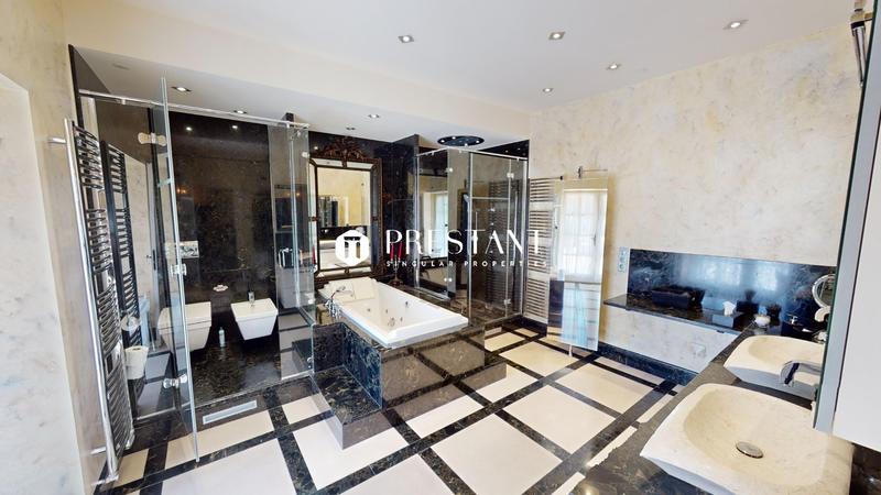 Demeure - 716 m² - 7 pièces