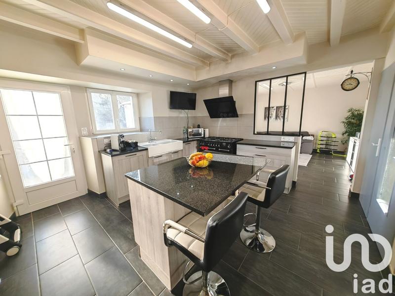 Maison - 329 m² - 10 pièces