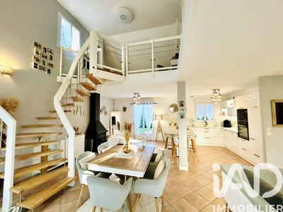 Maison - 178 m² - 8 pièces