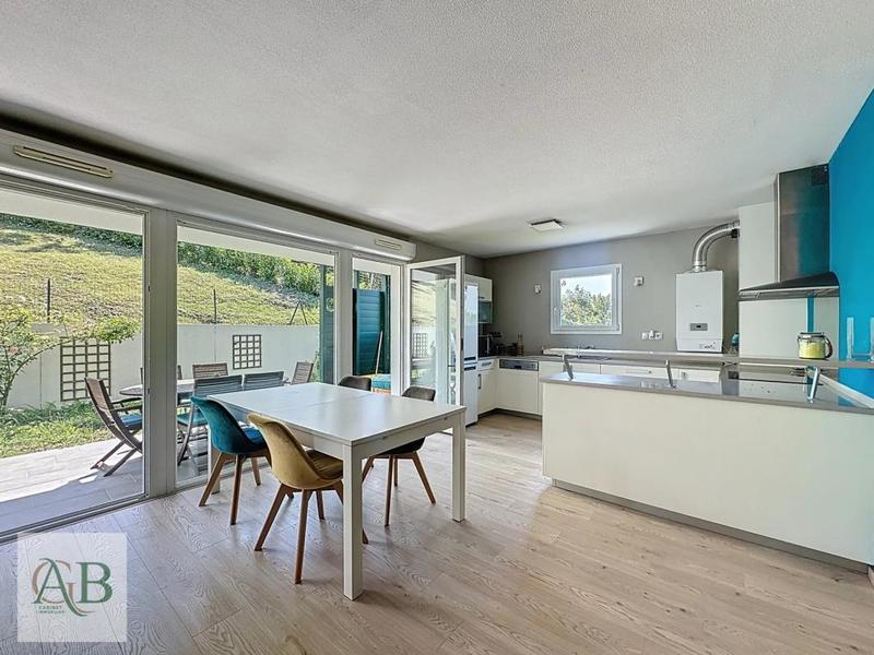 Appartement - 83 m² - 4 pièces