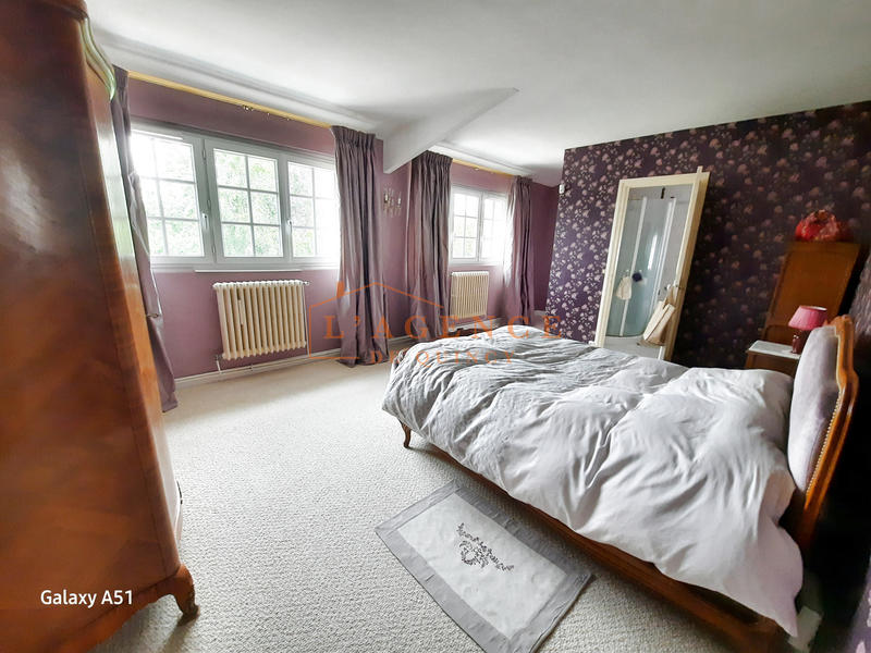 Maison - 151 m² - 7 pièces