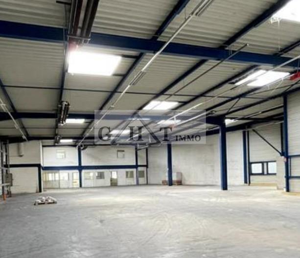 Entrepôt - 1 080 m²