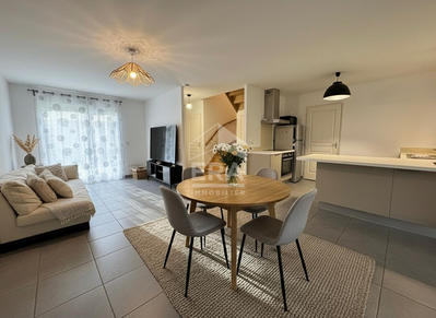 Maison - 95 m² - 4 pièces