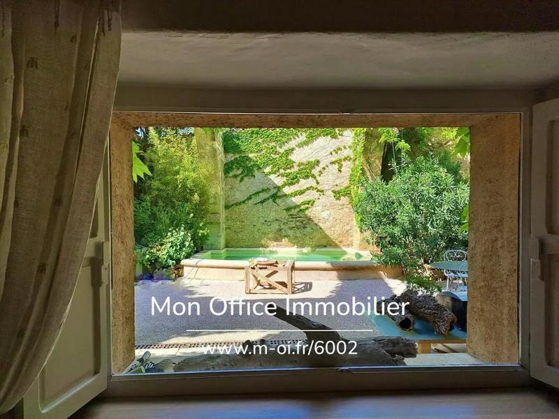 Maison de maîtres - 350 m² - 9 pièces