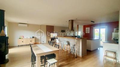 Maison - 122 m² - 5 pièces