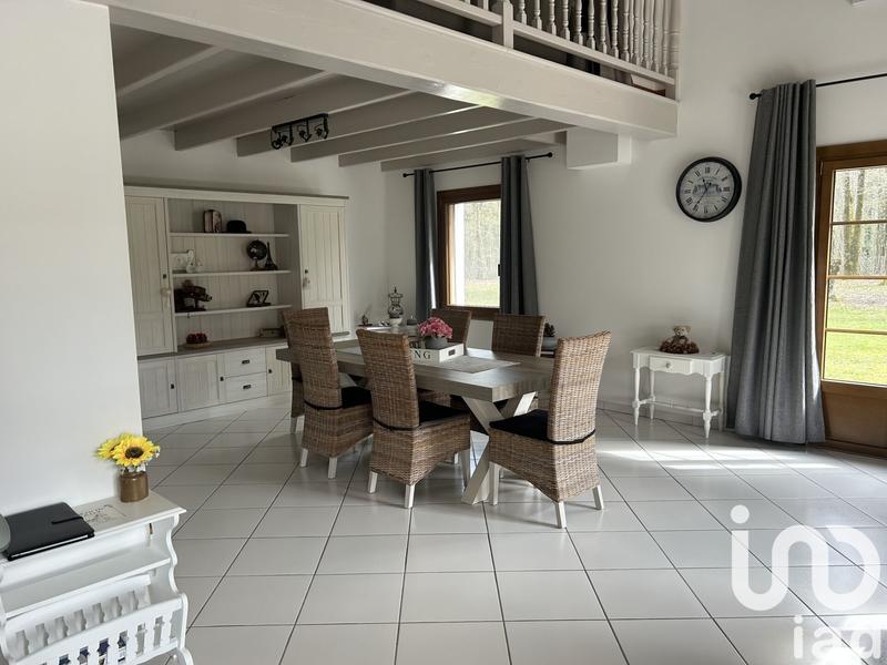 Maison - 286 m² - 8 pièces