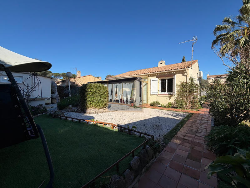 Villa - 80 m² - 4 pièces