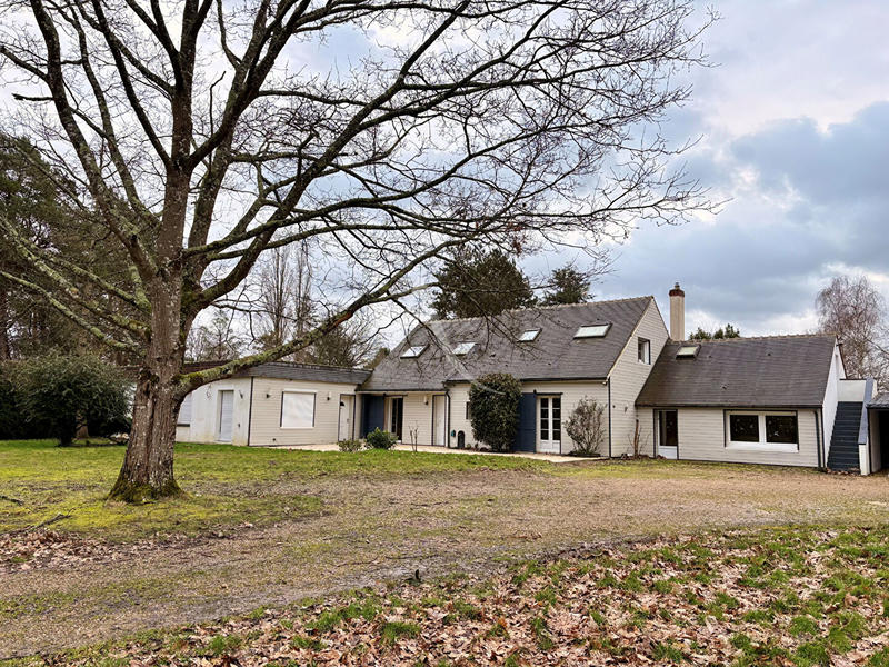 Maison - 350 m² - 8 pièces