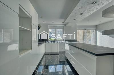 Maison - 184 m² - 6 pièces