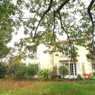 Maison de village - 200 m² - 11 pièces