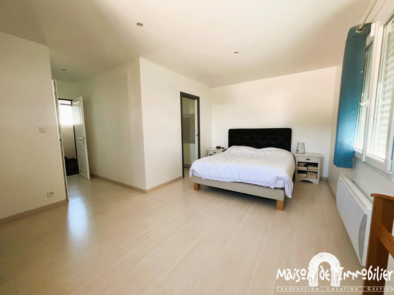 Maison - 185 m² - 7 pièces