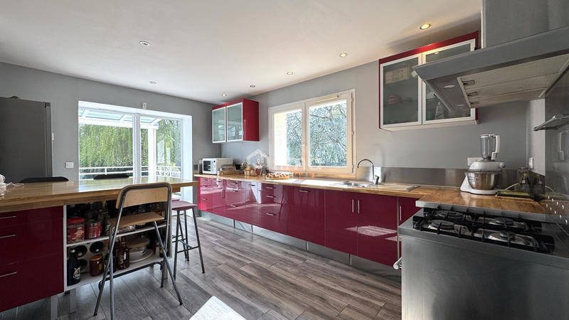 Maison - 159 m² - 6 pièces