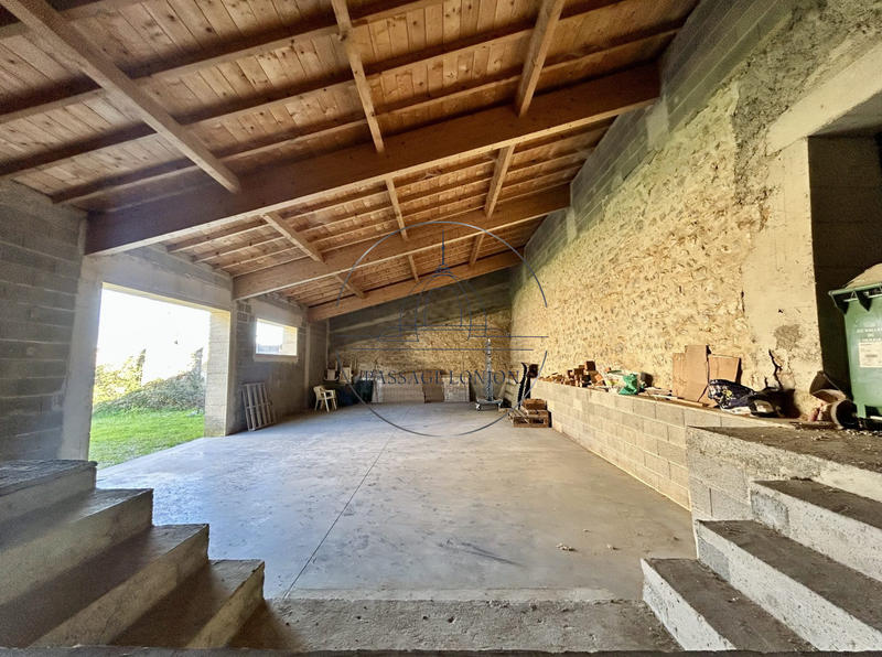 Mas - 700 m² - 10 pièces