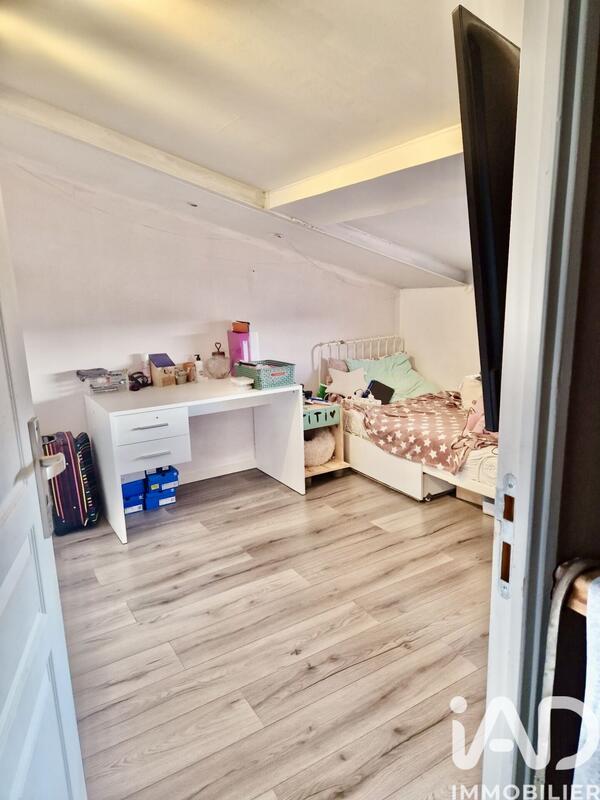 Maison - 267 m² - 11 pièces