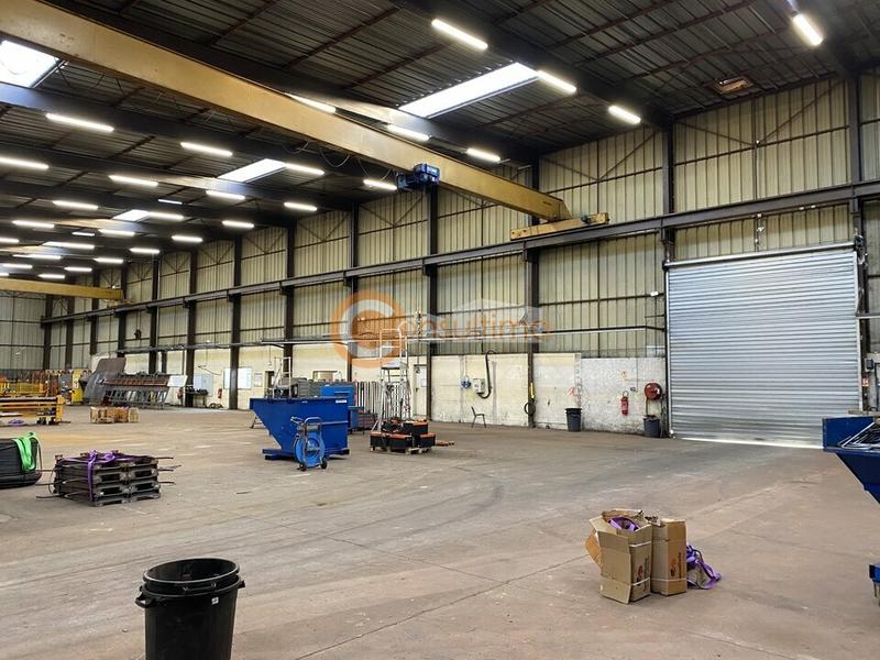 Local d'activité / Entrepôt - 3 150 m²