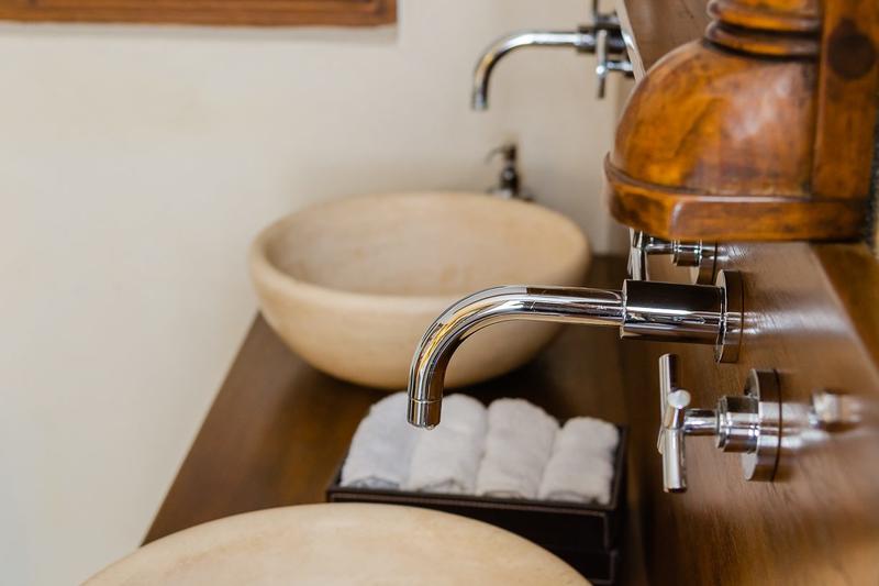 Maison ancienne - 360 m² - 6 pièces