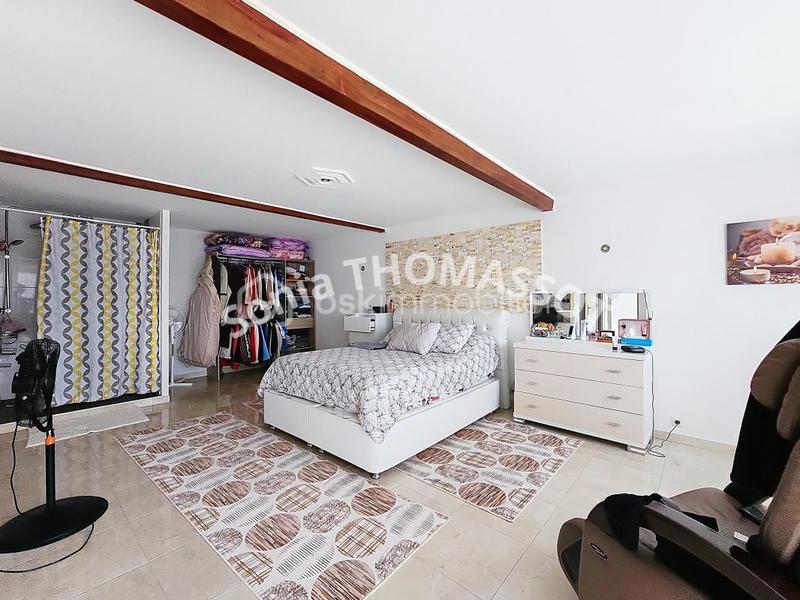 Maison - 260 m² - 7 pièces