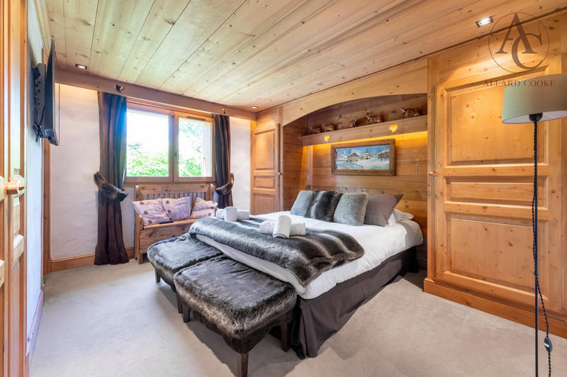 Châlet - 391 m² - 8 pièces