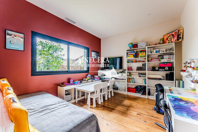 Villa - 285 m² - 8 pièces