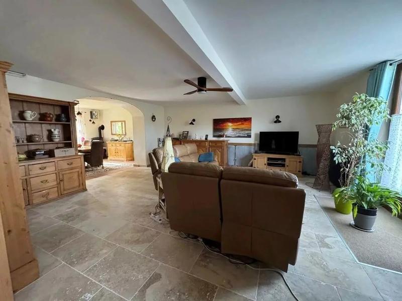 Maison - 180 m² - 7 pièces