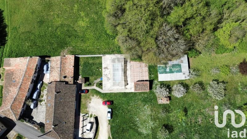 Maison - 752 m² - 4 pièces