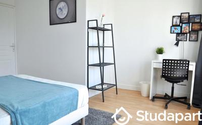 Chambre - 13 m² - 1 pièce