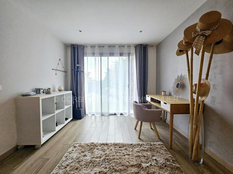 Maison - 206 m² - 7 pièces