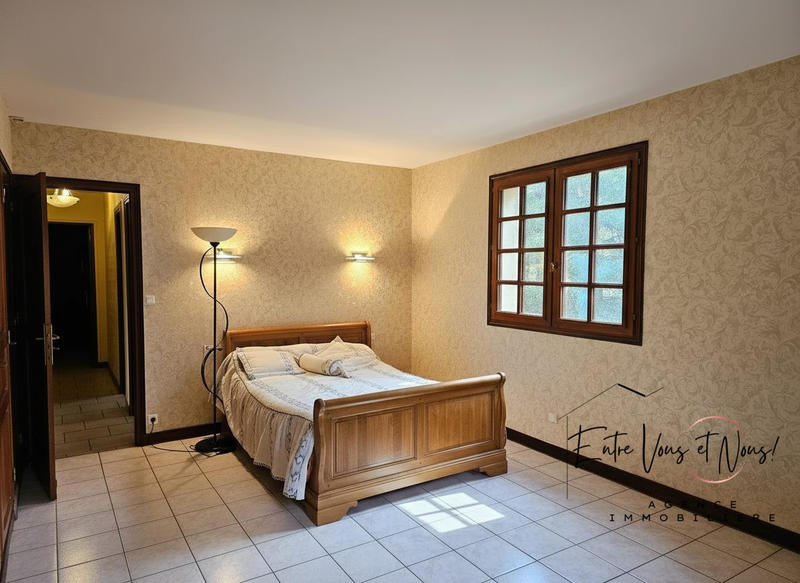 Villa - 234 m² - 10 pièces