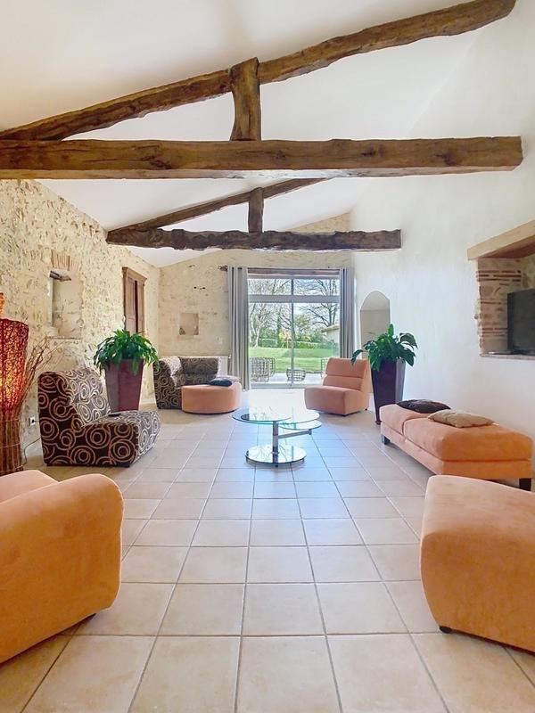 Maison - 252 m² - 5 pièces