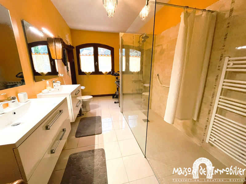 Maison - 161 m² - 6 pièces