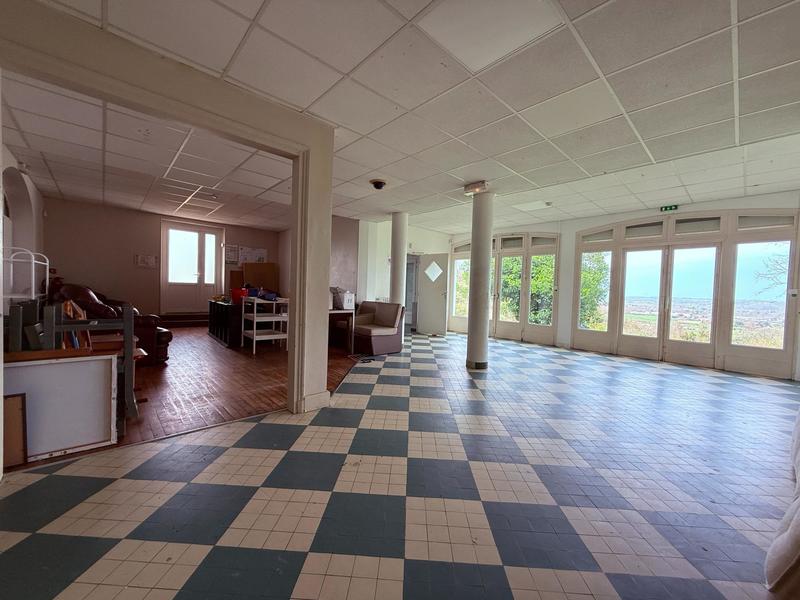 Maison - 550 m² - 20 pièces