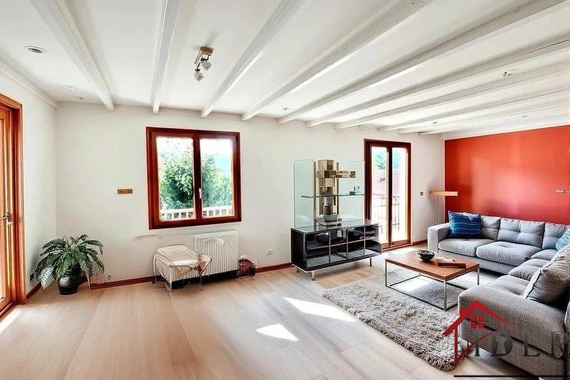 Maison - 110 m² - 6 pièces