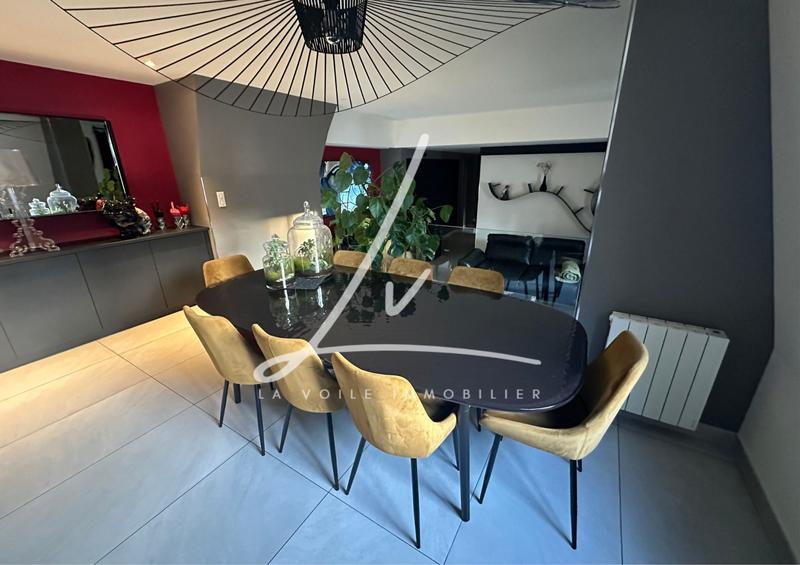 Duplex - 137 m² - 5 pièces