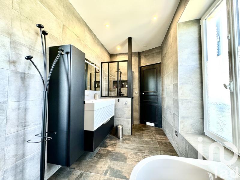 Château - 255 m² - 10 pièces