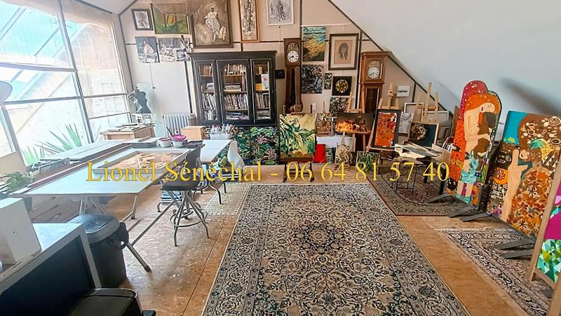 Demeure - 240 m² - 12 pièces