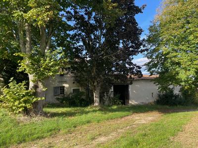 Maison ancienne - 450 m² - 3 pièces