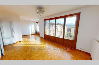 Appartement - 92 m² - 5 pièces